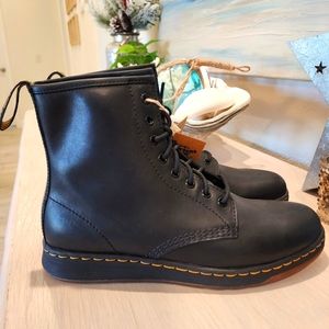 1460 Dr. Marten Lite Newton Leather Boots Mens Size 10M